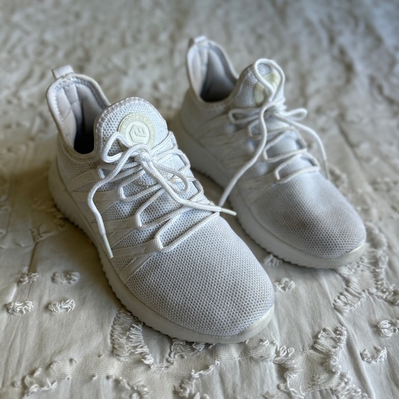 Feethit Size 6 White Women’s Slip On Running Shoes Non Slip - Picture 3 of 12